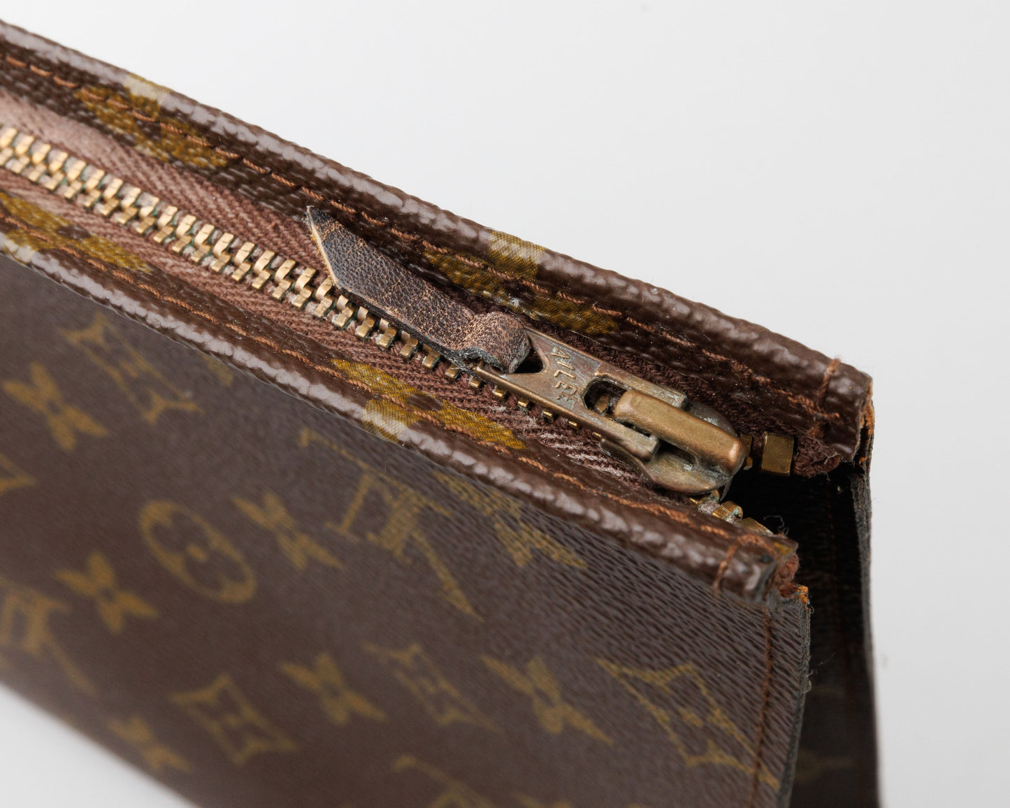 Louis Vuitton Monogram Toiletry 26 - 1983