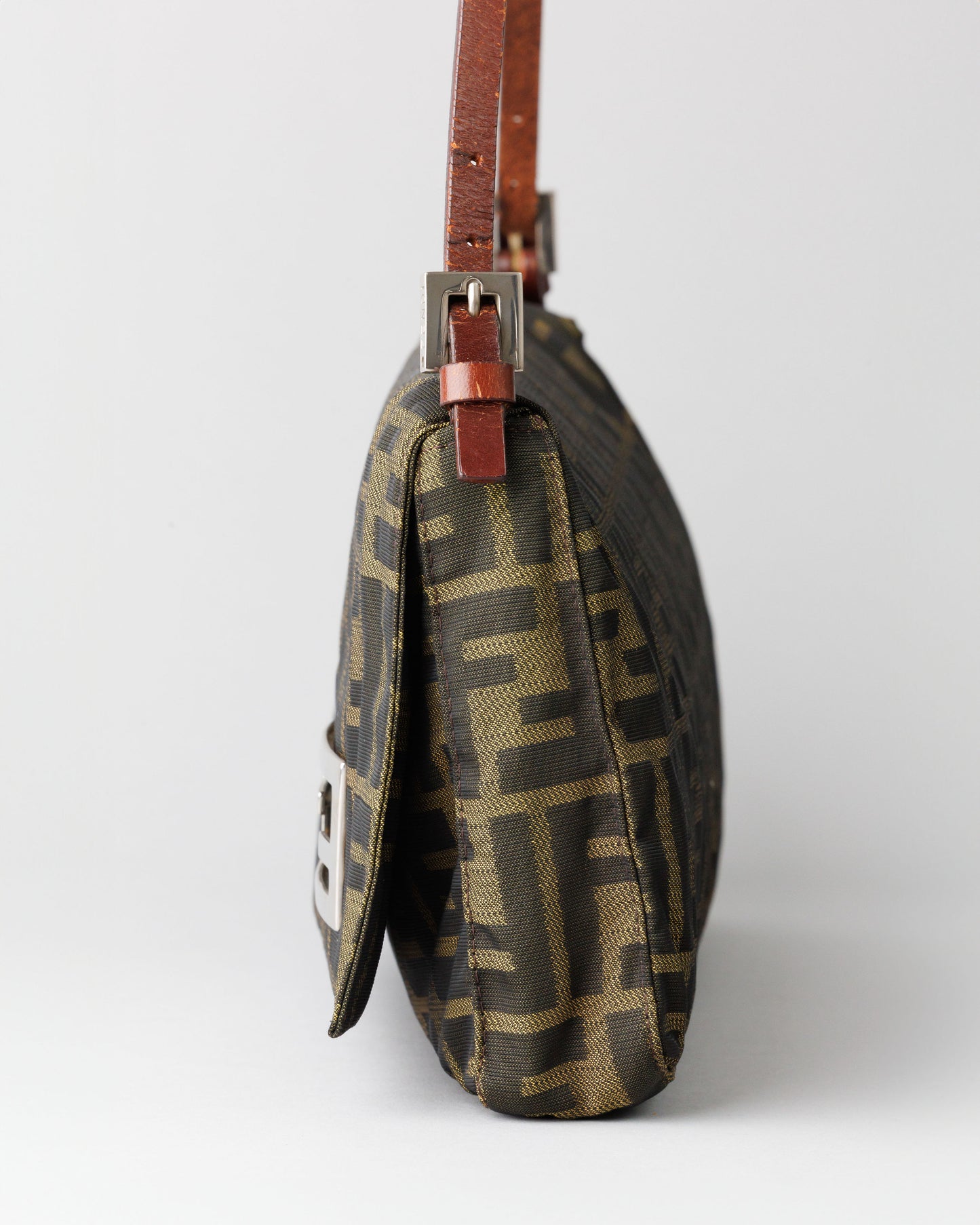 Pre-Owned Fendi Zucca Pattern FF Logo Mamma Bucket Shoulder Bag