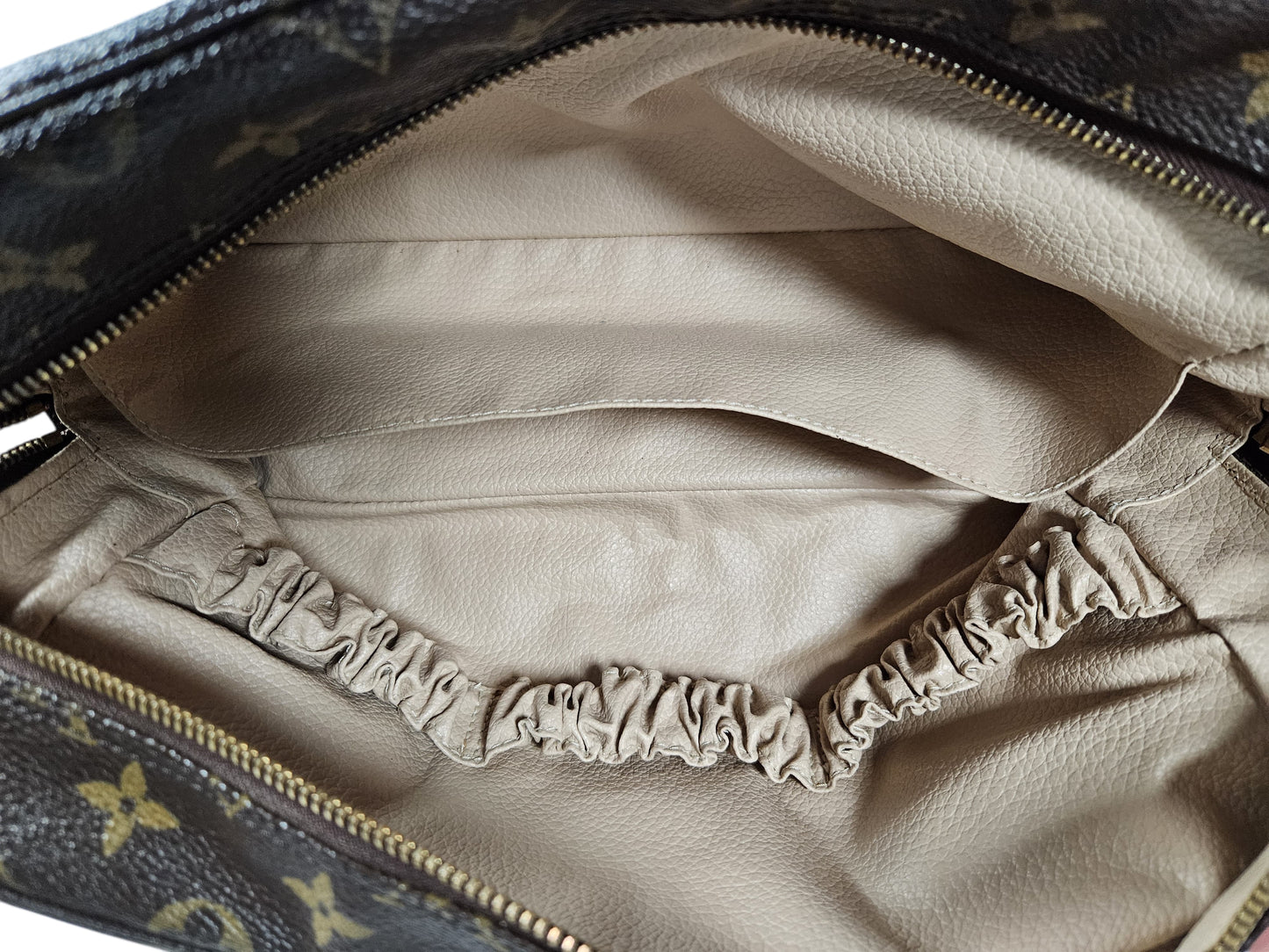 Louis Vuitton Vintage Monogram Canvas Vintage Trousse 28