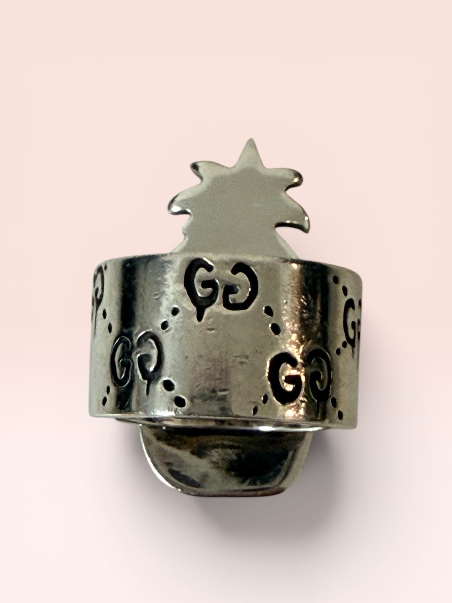 Gucci Sterling Silver Ghost Pineapple Motif Ring