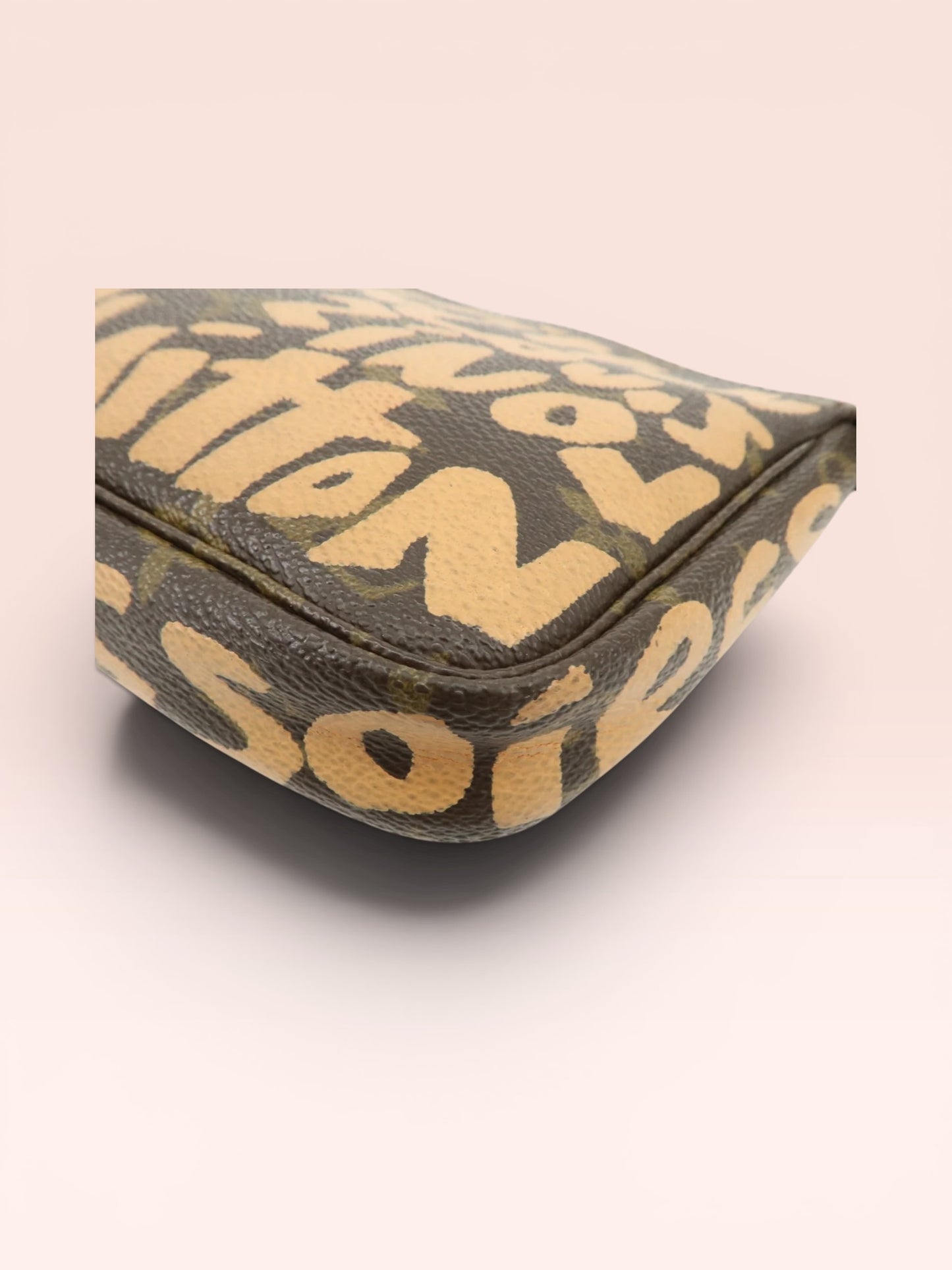 Louis Vuitton Monogram Canvas Graffiti Pochette Accessories 2001