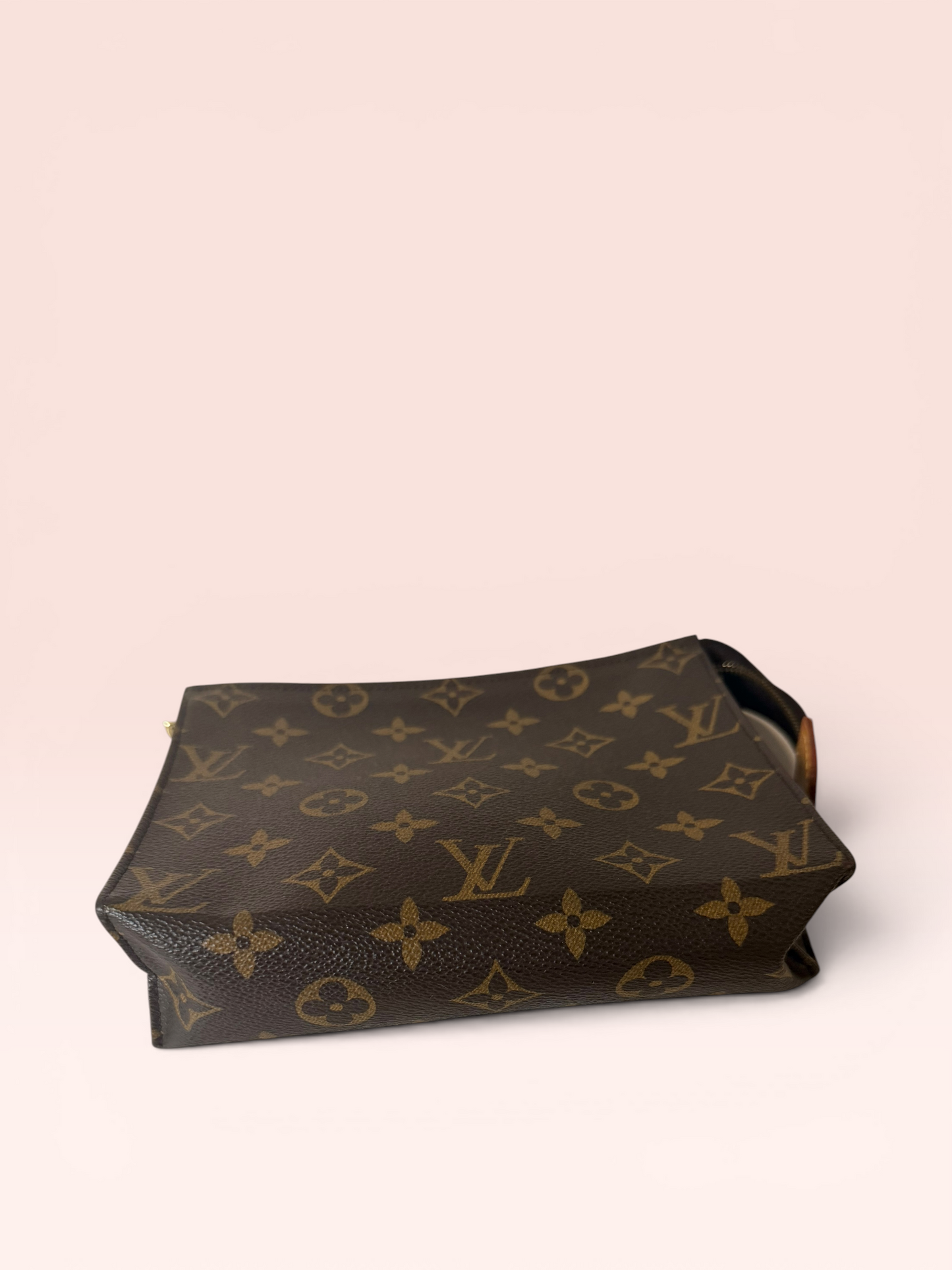 Louis Vuitton Monogram Canvas 0200 Toiletry 19 2007