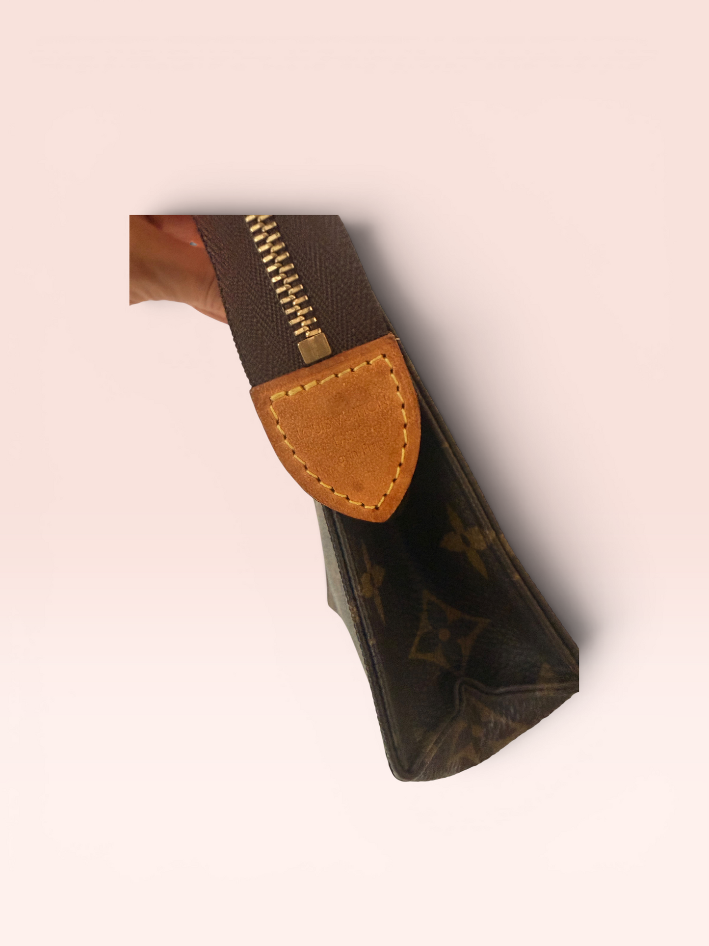 Louis Vuitton Monogram Canvas 0200 Toiletry 19 2007