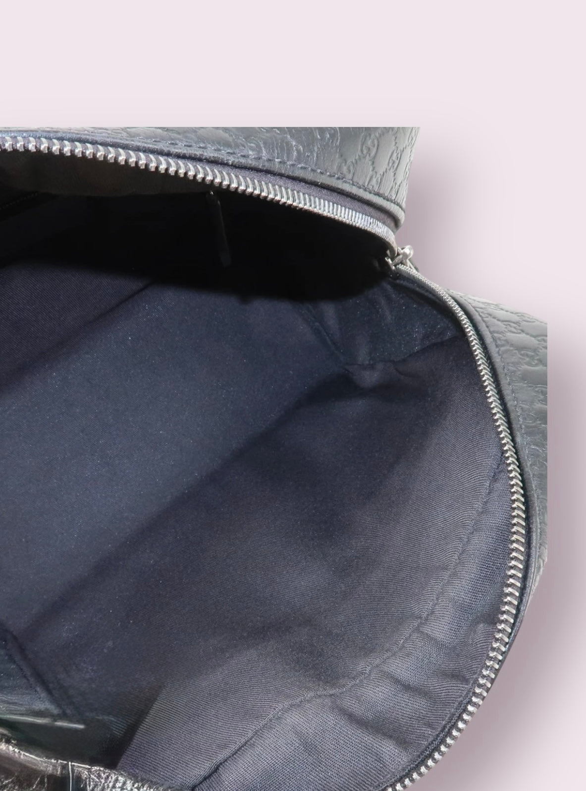 Gucci MicroGuccissima Leather Toiletry Pouch (Black)