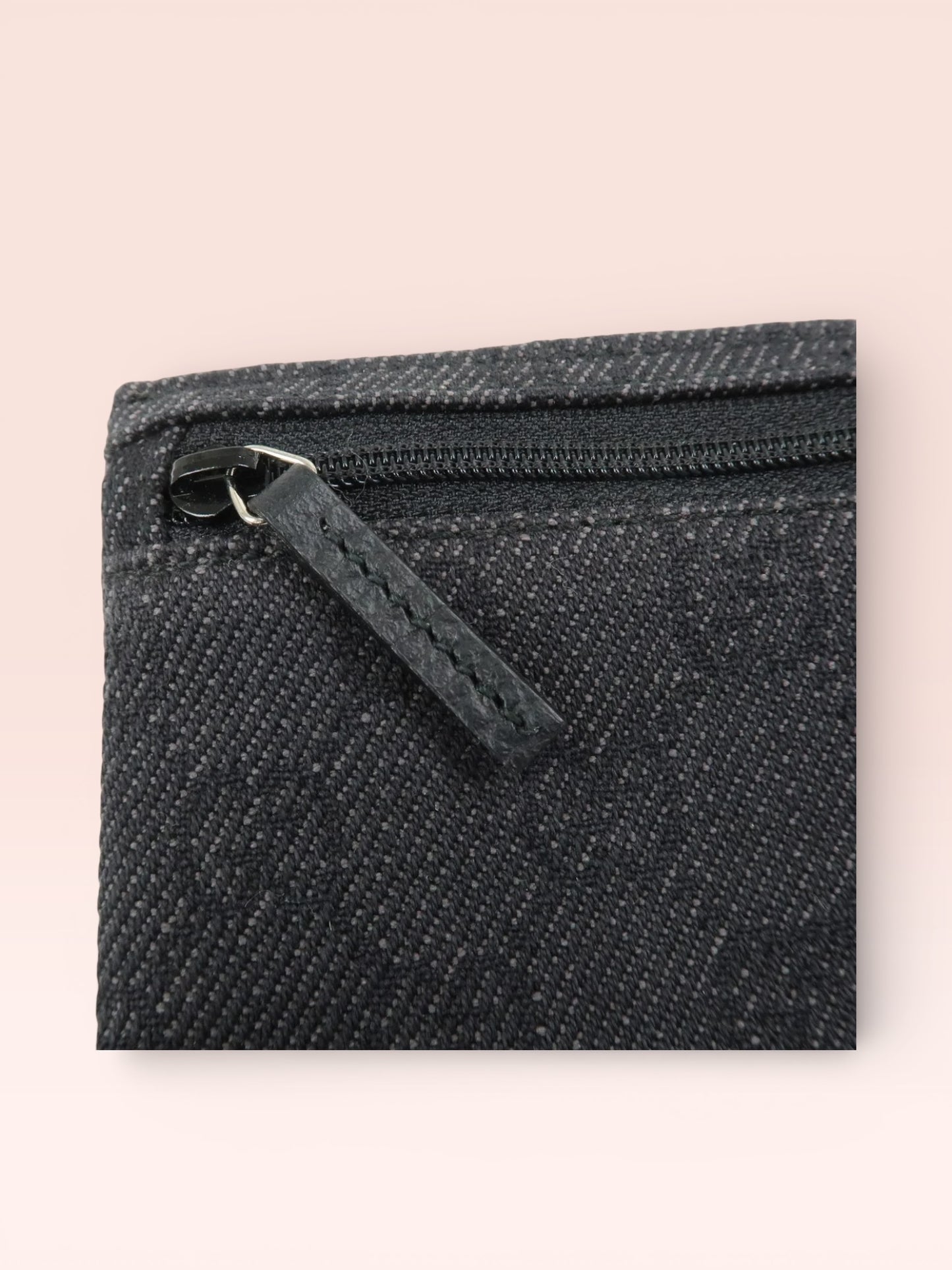 Gucci GG Canvas Zip Pouch (Dark Grey)
